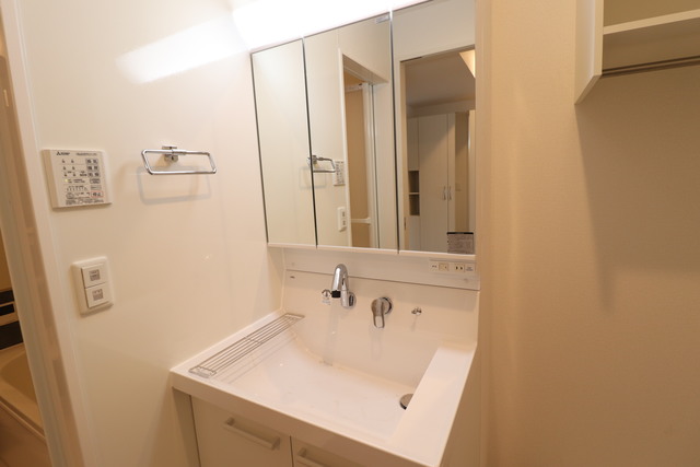 洗面設備　シャンプードレッサー付