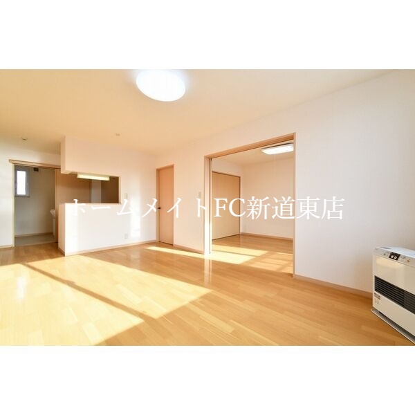 居室・リビング　リビング