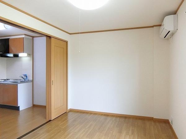 居室・リビング　室内きれいです！