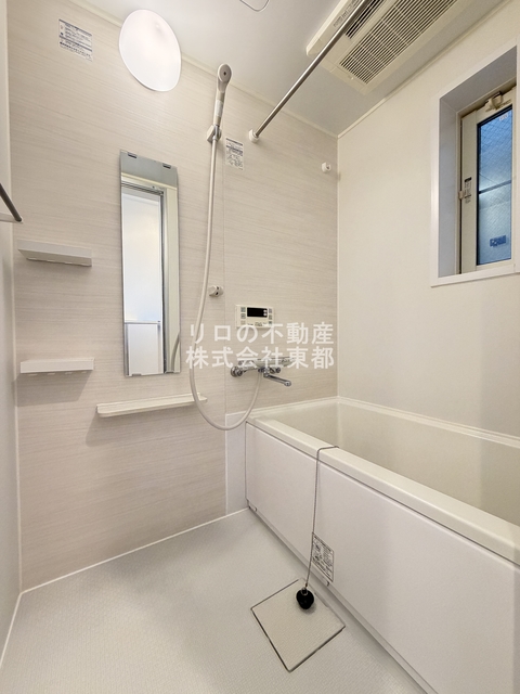 バス・シャワールーム　バストイレ別、追焚＆浴室乾燥機付バス♪