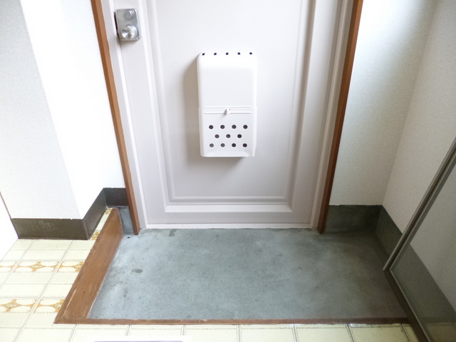 玄関　玄関周りはこのようになっています