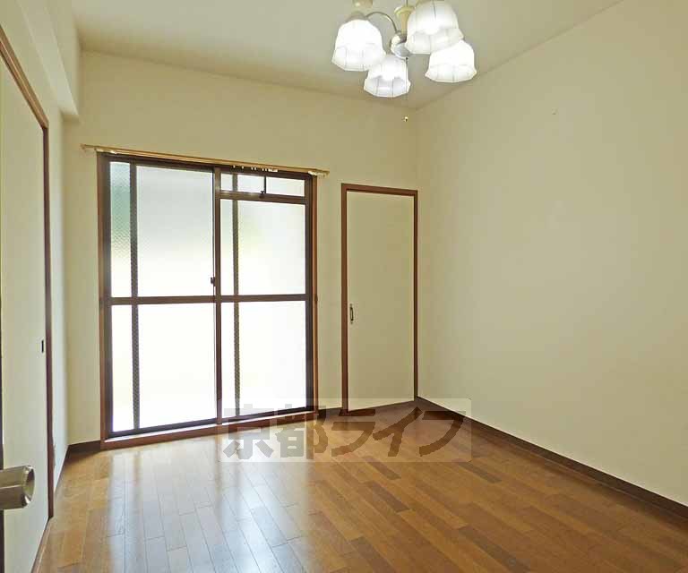 居室・リビング　広々とした室内です。