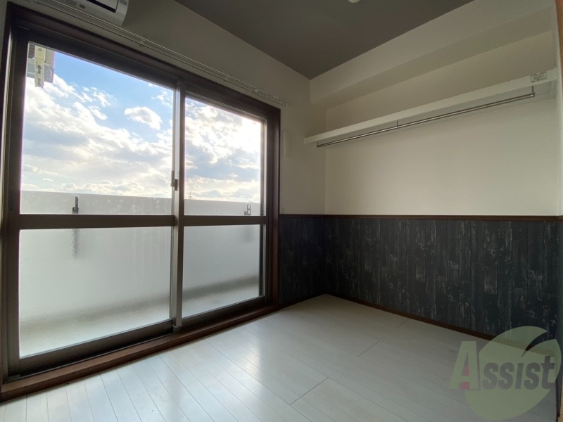 その他部屋・スペース　洋室は陽がよく差し明るく畳もきれいな状態です。