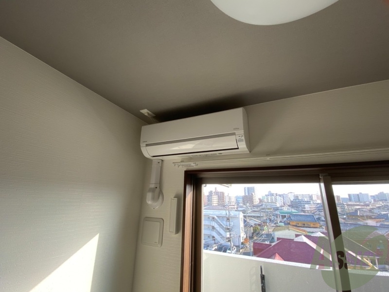 その他設備　リビングにエアコン設置してあります、暑い日も寒い日も快適です