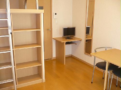 居室・リビング　１階はフローリングです。