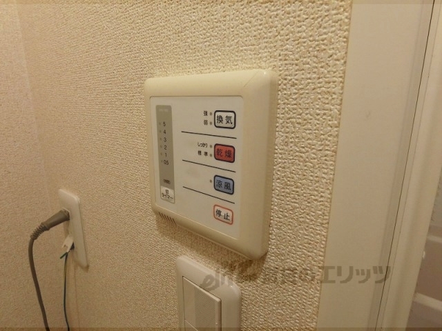 その他設備　給湯器リモコン