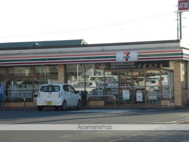 コンビニ　セブンイレブン（コンビニ）まで711m