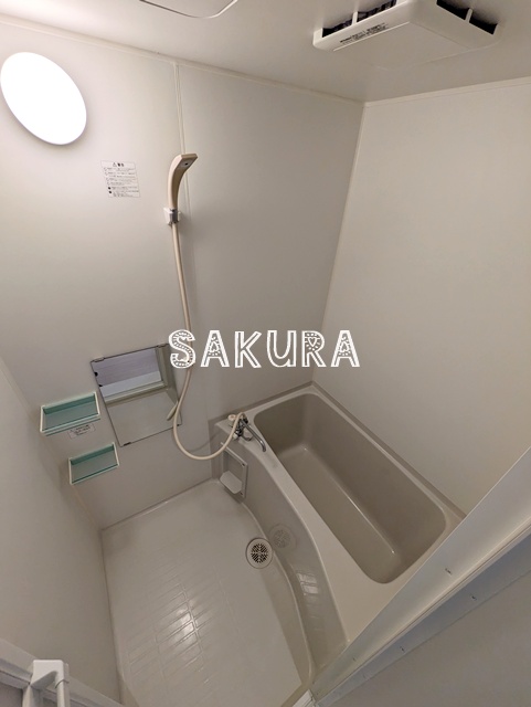 バス・シャワールーム　雨の日でも安心の浴室乾燥機付きです♪