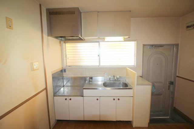 キッチン　別室の写真使用