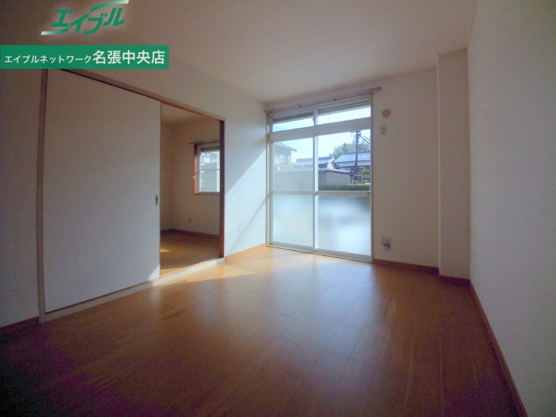 居室・リビング　同型部屋写真です。