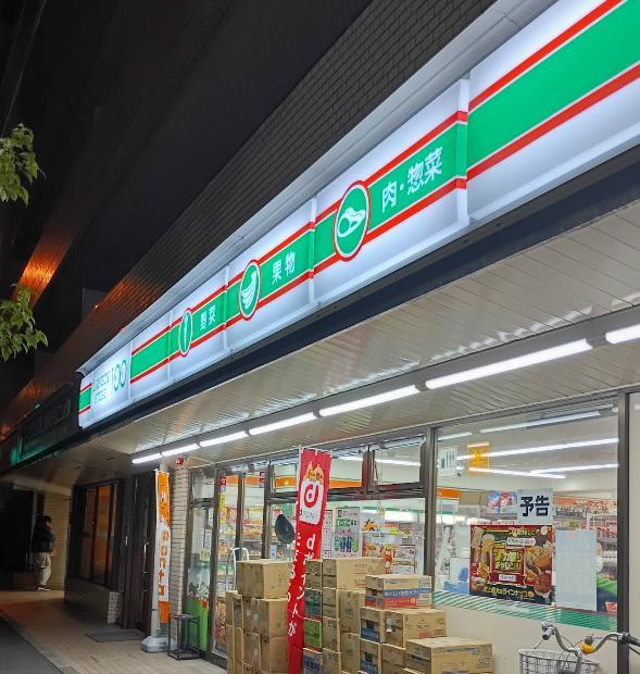 コンビニ　ローソン１００（コンビニ）まで80m