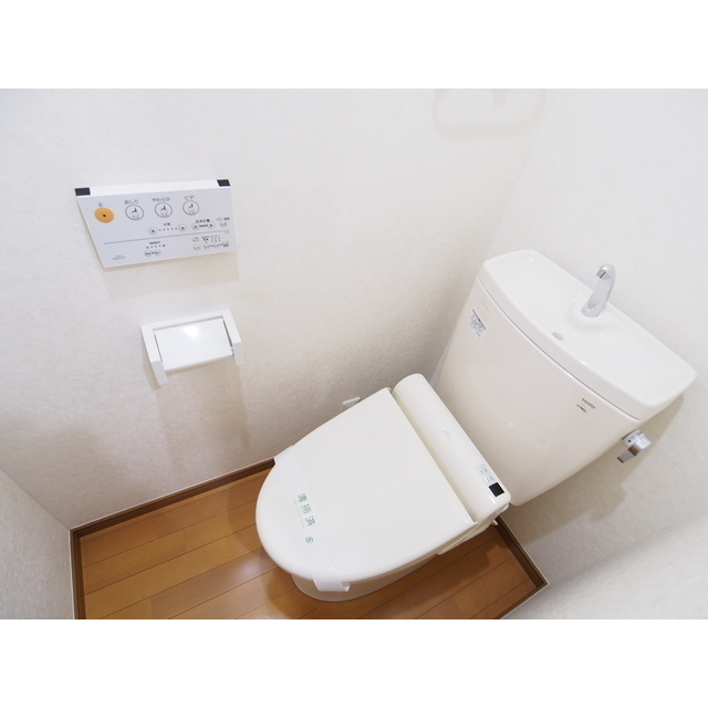 トイレ　バストイレ別！温水洗浄便座♪