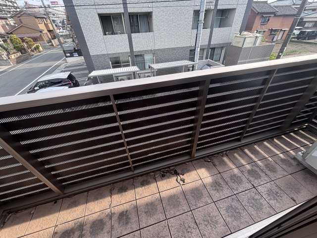 バルコニー　日当たりがいいバルコニーで洗濯物快適に出来ます。