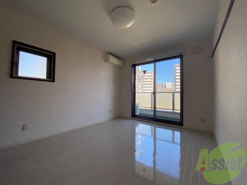 居室・リビング　陽当たり良好で、広々としたリビングです。