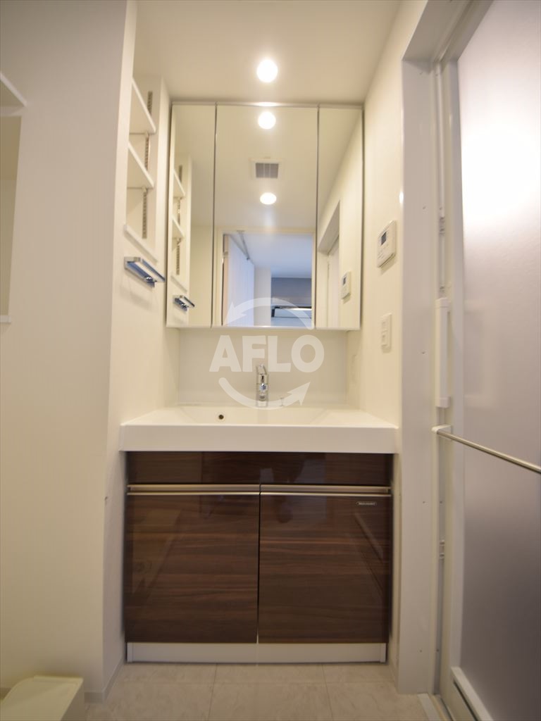 洗面設備　アーバネックス西天満　独立洗面台