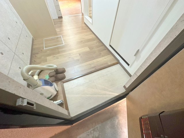 玄関　玄関が大きいと、とても解放感があります。