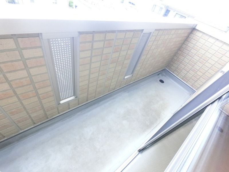 バルコニー　図面と現状に相違がある場合には現状を優先