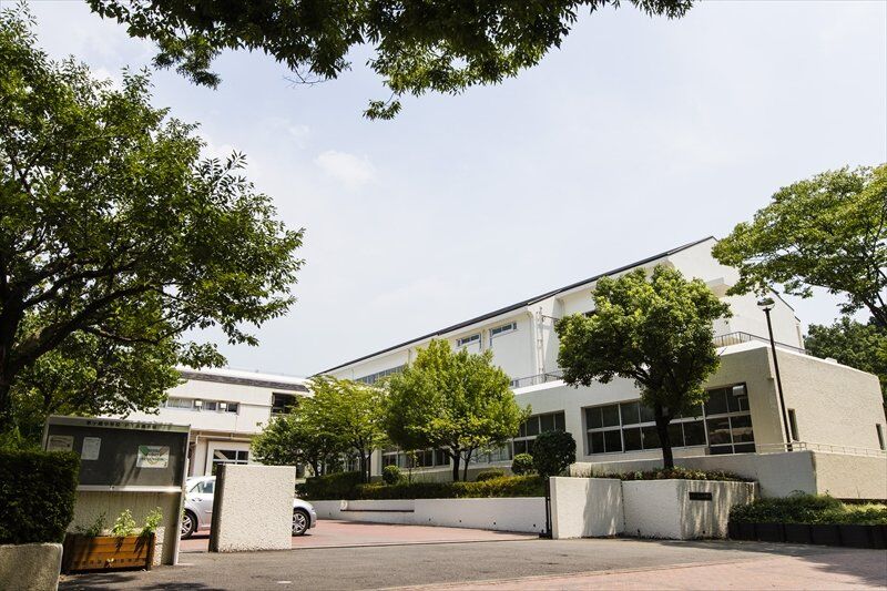中学校　横浜市立茅ケ崎中学校（中学校）まで1048m
