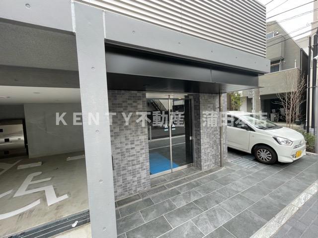 エントランス　ゆとりのあるエントランスです