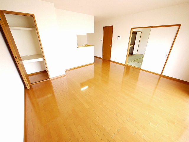 居室・リビング　ゆったりとした居間です