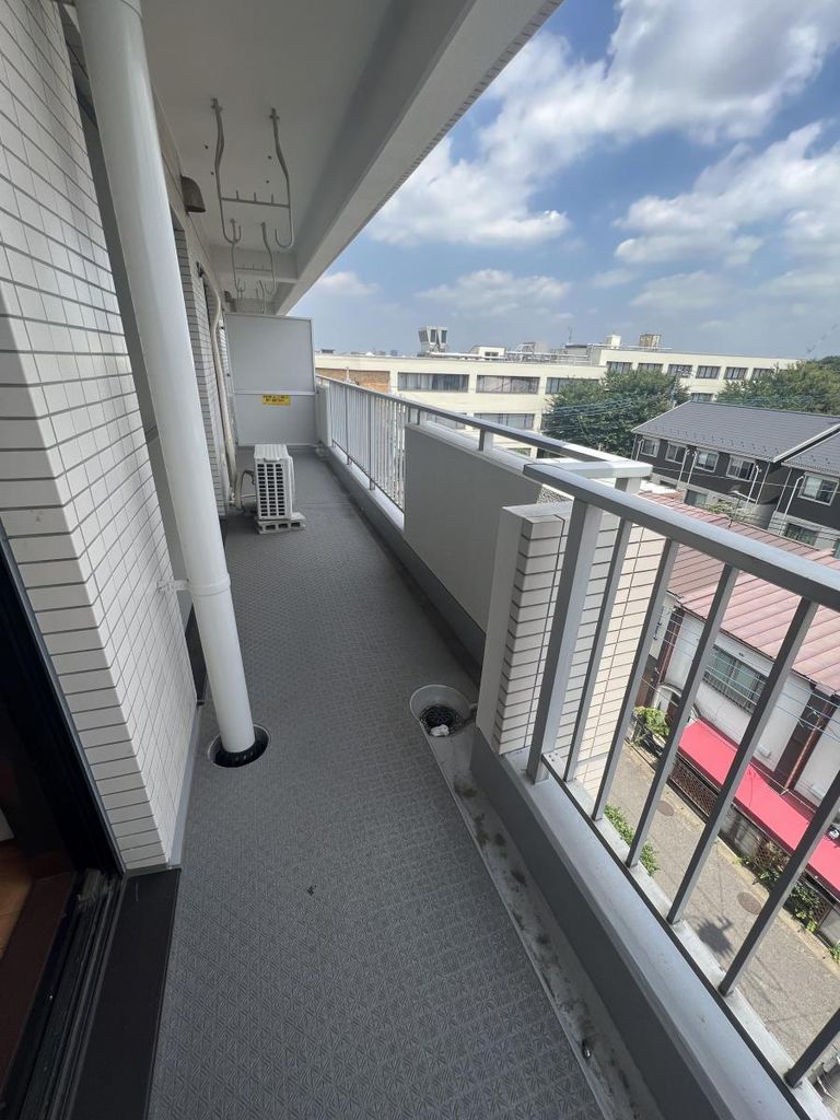 バルコニー　キッチン側の２面バルコニー部分です