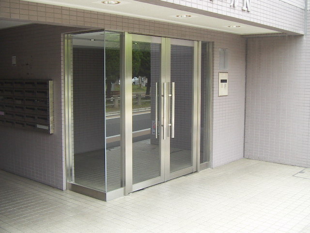 ロビー　建物入口