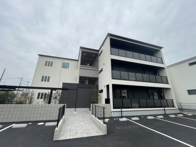 建物外観　完成前