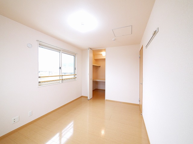 その他部屋・スペース　落ち着いて過ごせるお部屋なので、寝室にいかがでしょうか