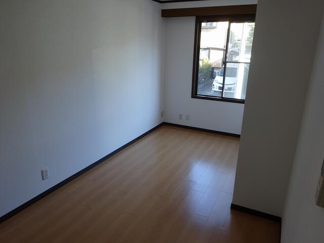 居室・リビング　別号室の写真を使用しています