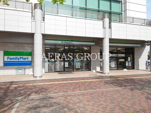 コンビニ　ファミリーマート サンリオピューロランド前店（コンビニ）まで546m