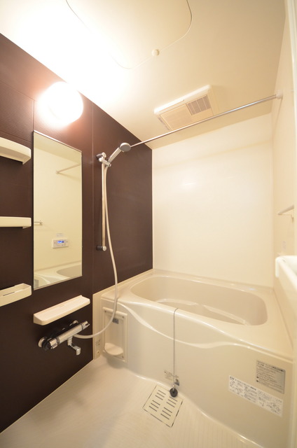 バス・シャワールーム　★ゆったりとしたバスルームで癒しのひと時を…★