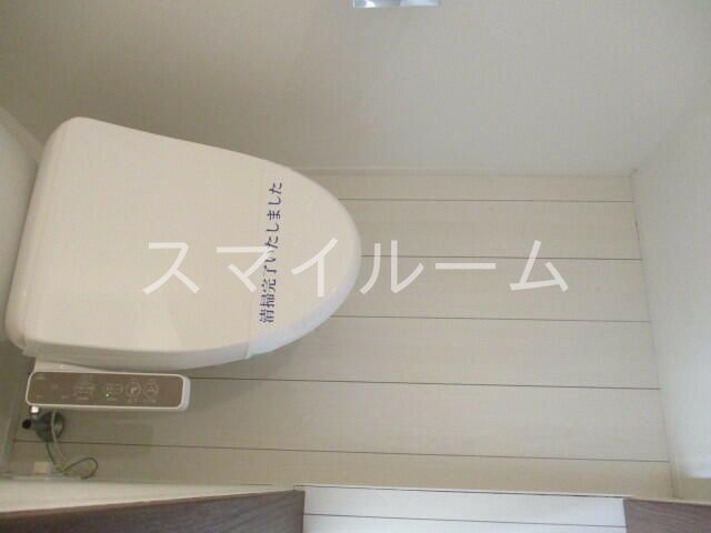 トイレ　別部屋参考写真となります。