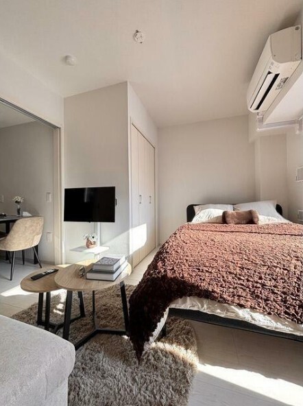 居室・リビング　家具・家電の備え付けはありません