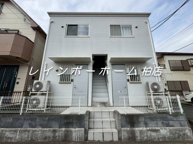 建物外観　落ち着いた雰囲気の外観です