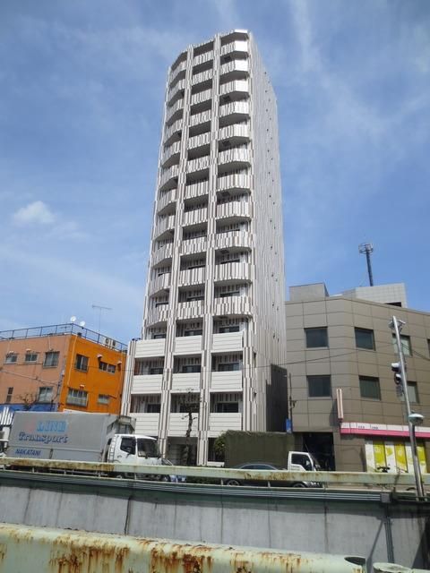 建物外観　★駅まで明るいので夜も安心★