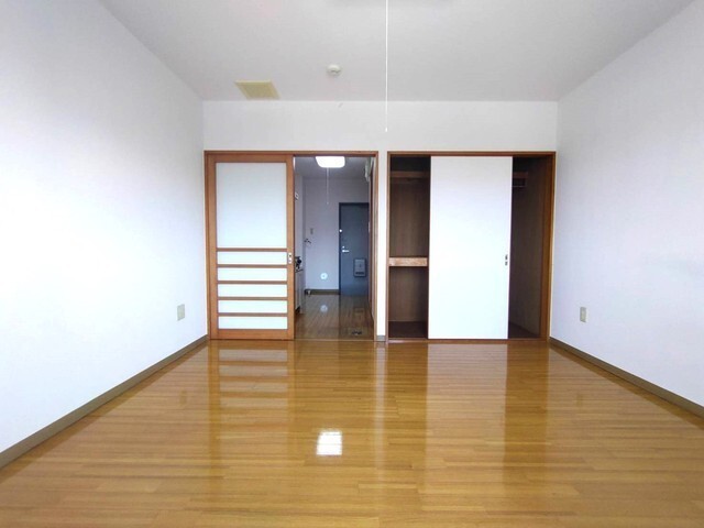 居室・リビング　フローリングのお部屋です♪
