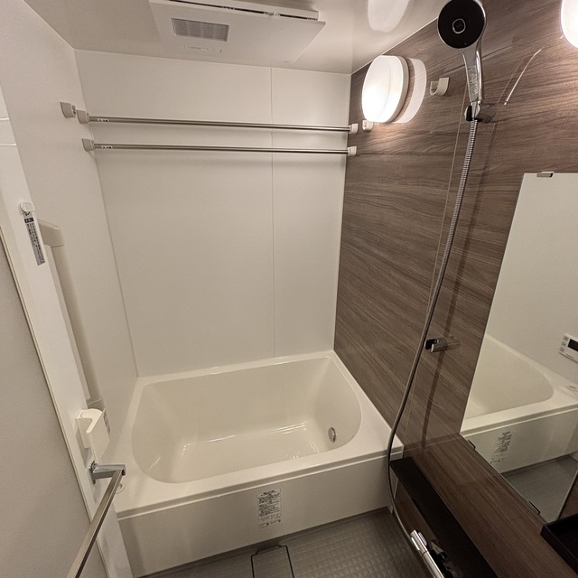 バス・シャワールーム　※写真は同タイプ住戸です。