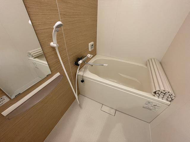 バス・シャワールーム　清潔感のあるバスです。