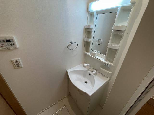 洗面設備　独立洗面台です。