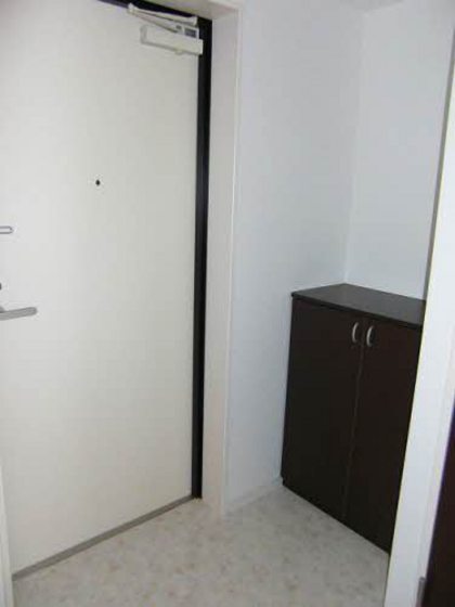 玄関　※別部屋の写真を使用しています。