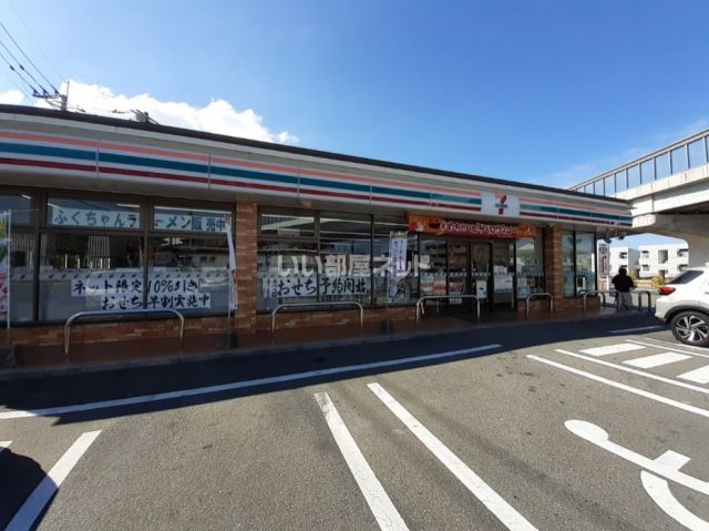 コンビニ　セブン-イレブン 福岡賀茂２丁目店（コンビニ）まで349m