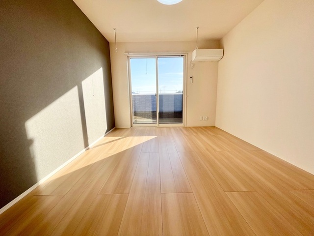 居室・リビング　３０５　洋室