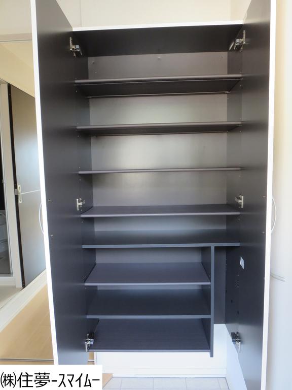 玄関　シューズボックス