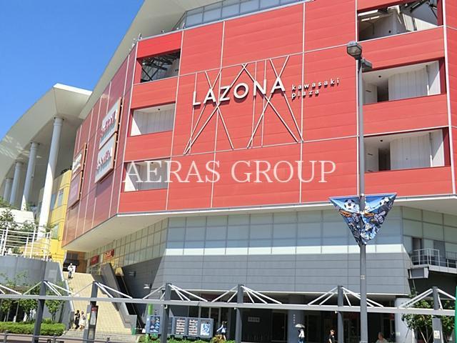 ショッピングセンター　ラゾーナ川崎プラザ（ショッピングセンター）まで594m