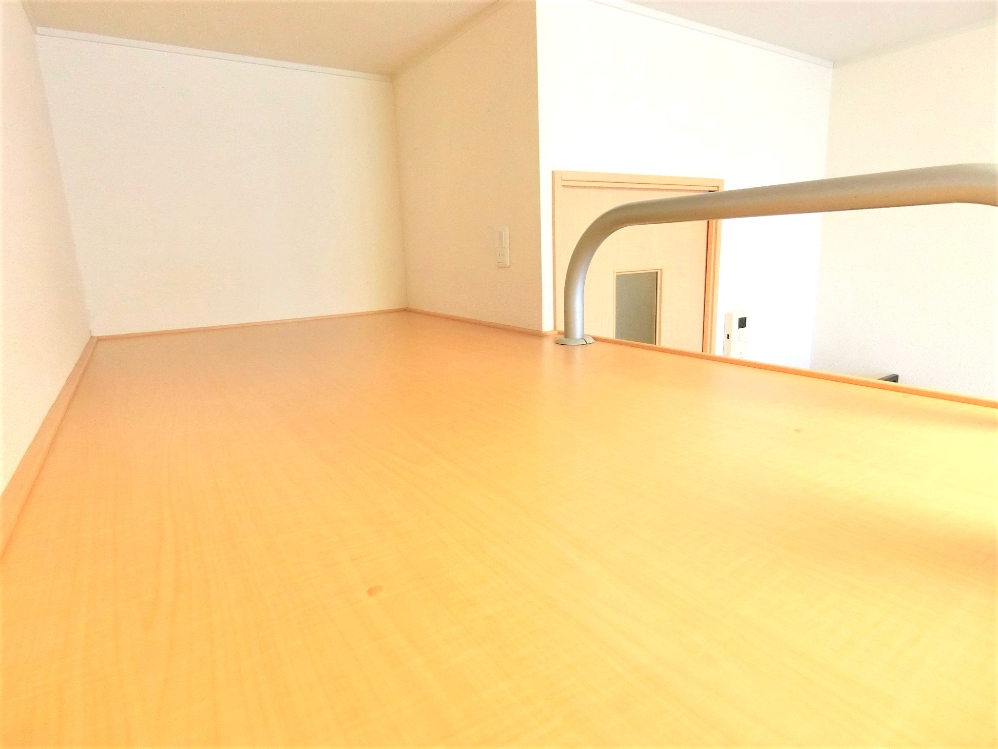 その他部屋・スペース　ウォークインクローゼットの上部にベッドスペースを完備です☆