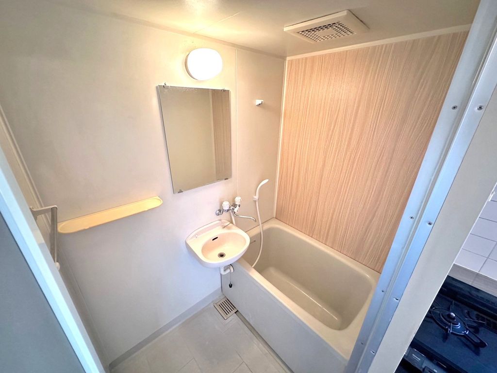 バス・シャワールーム　バス