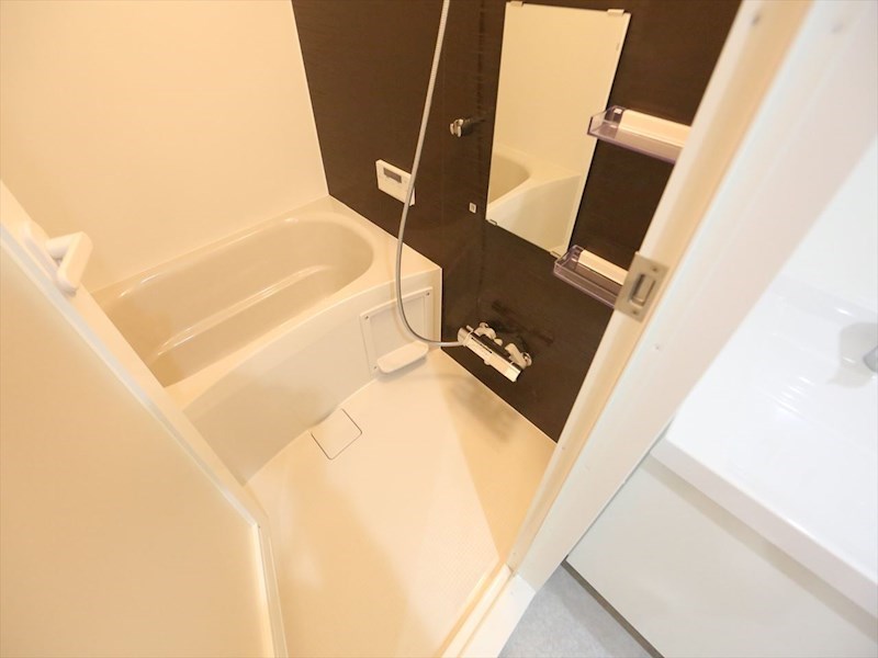 バス・シャワールーム　浴室暖房乾燥機付　追い焚き・オートバス機能付お風呂