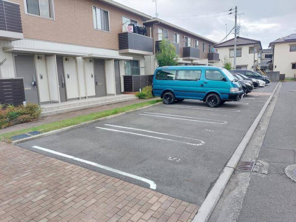 駐車場　駐車場
