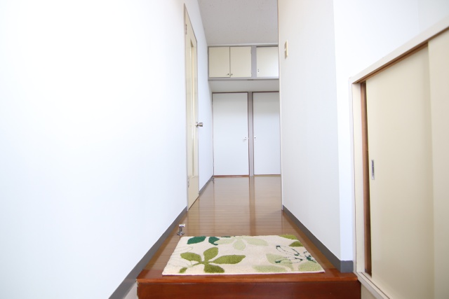 玄関　※他号室の参考写真です
