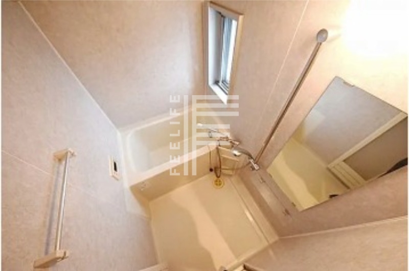 バス・シャワールーム　同間取り別部屋の写真です、ご参考までに。